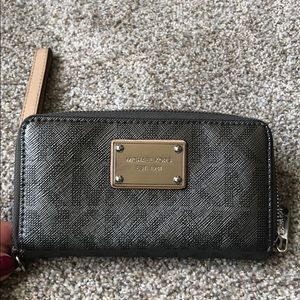 Michael kors wristlet/wallet